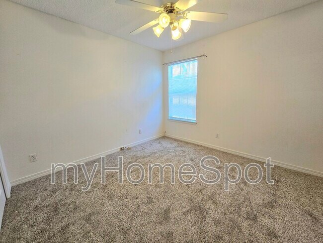 Building Photo - 2497 Redoubt Ave