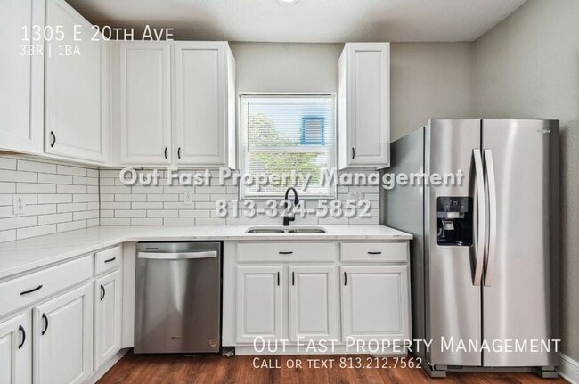 Building Photo - 1305 E 20th Ave