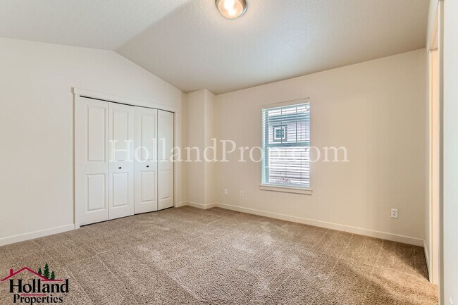 Building Photo - **New Lower Price** Charming 3-Bedroom Ope...