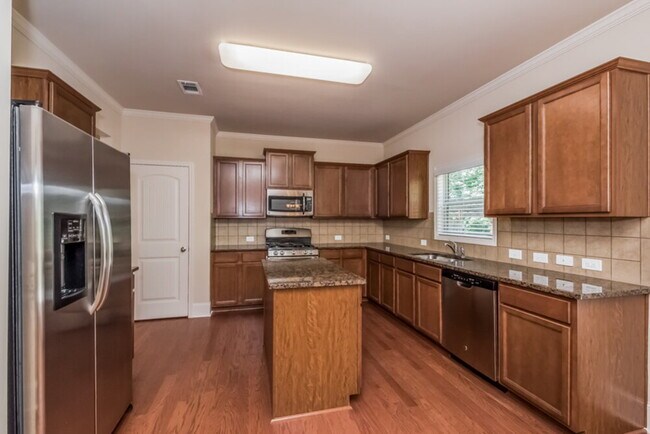 Building Photo - 231 Shaw Dr