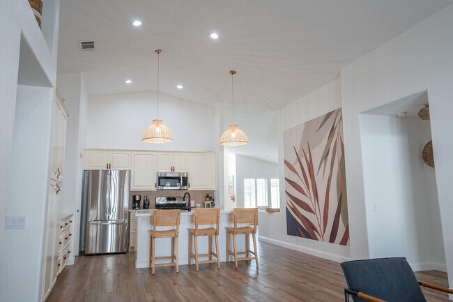 Building Photo - 45150 Birchcrest Cir