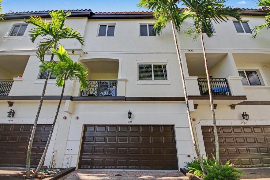 Building Photo - 1209 Coastal Bay Blvd