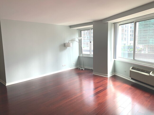 Building Photo - 211 E Ohio St