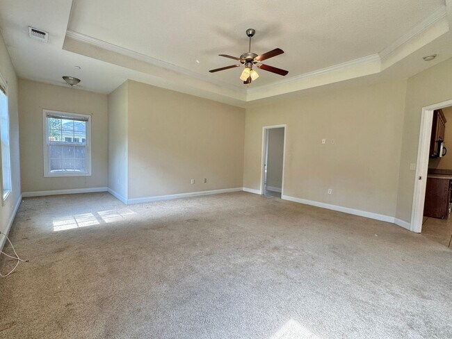 Building Photo - COMING SOON IN MID-AUGUST! [PET FRIENDLY]