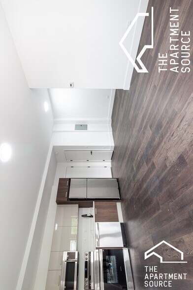 Building Photo - 1553 W Hollywood Ave