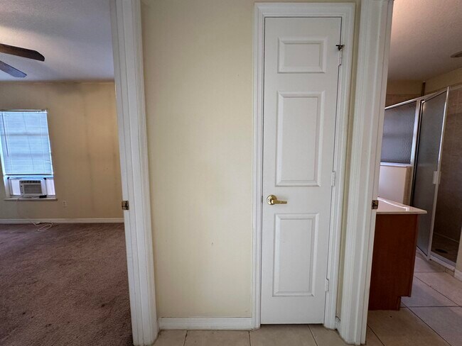 Building Photo - 2525 SW Cameo Blvd