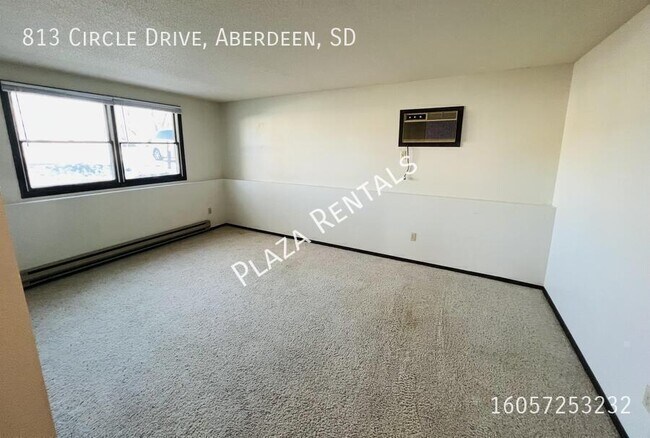 Building Photo - 508 N Kline St