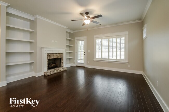 Building Photo - 1441 Valley Trace