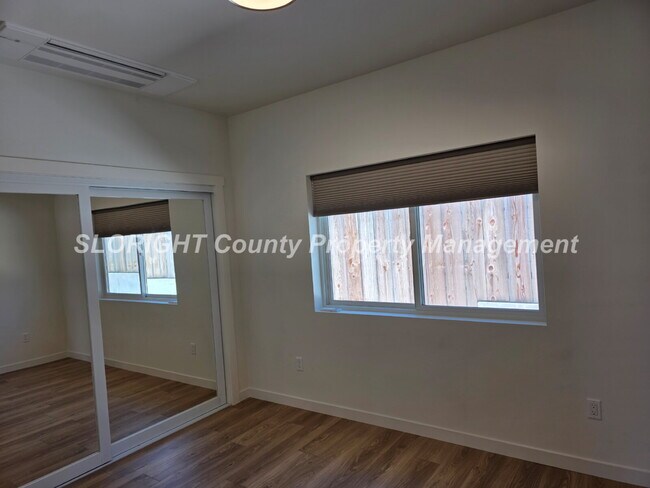 Building Photo - AVAILABLE NOW - 2 Bed, 2 Bath Downstairs Morro Bay Apartment