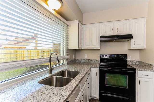 Building Photo - 817 Barcelona Cir
