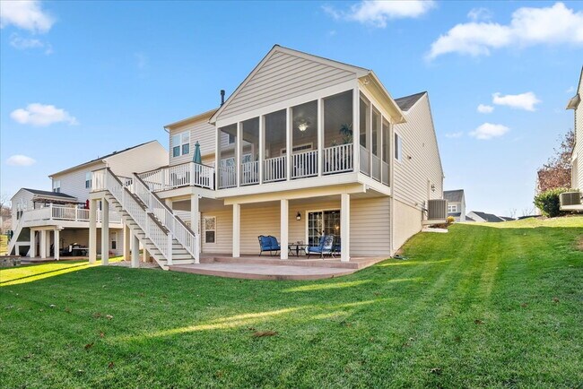 Building Photo - Elegant Single-Family Residence with Upscale Finishes in Amenity-Rich Community