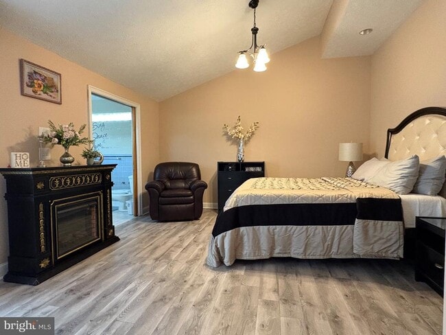 Building Photo - 803 Scott Cir