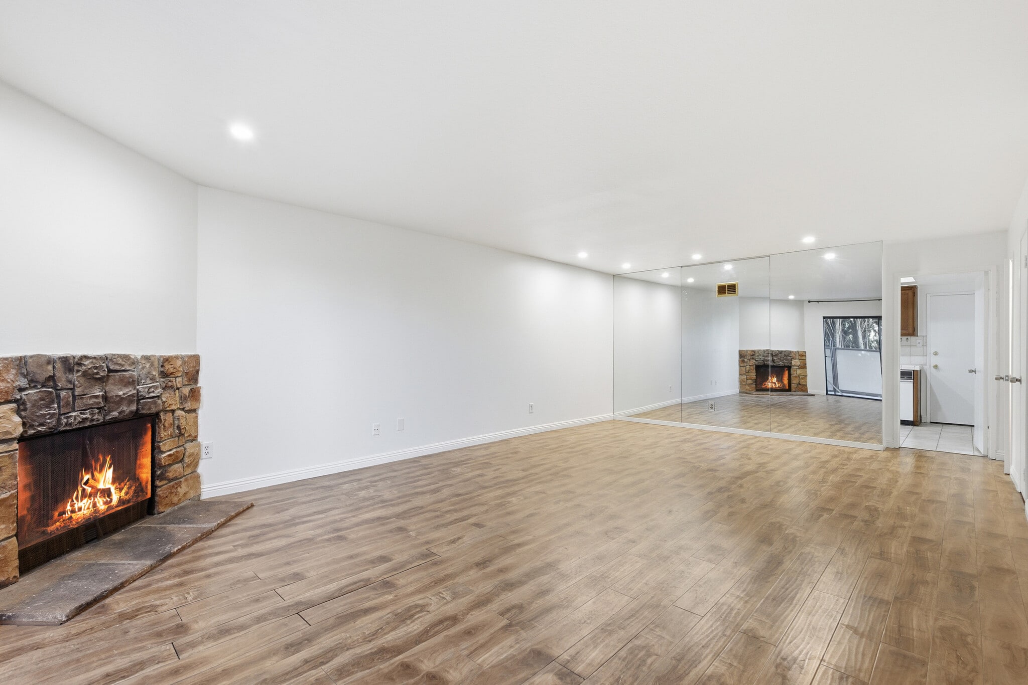 Building Photo - 1348 N Orange Dr