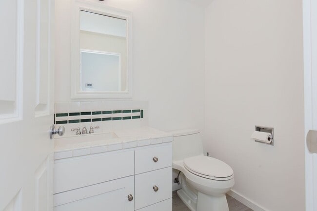 Building Photo - Low Bank Waterfront New Remodel on Huge Lot