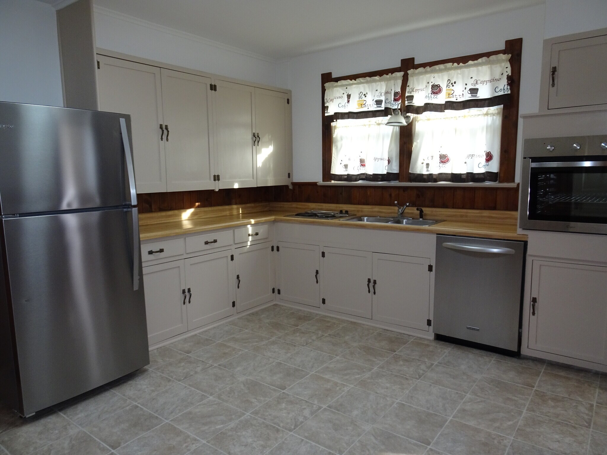 Building Photo - 415 E Lima St