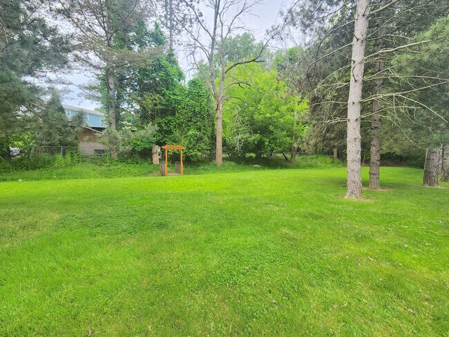 Building Photo - 9 Wisteria Ln