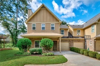 Building Photo - 4768 Sylvan St