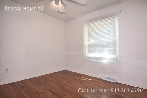 Building Photo - 9010 W 101st St
