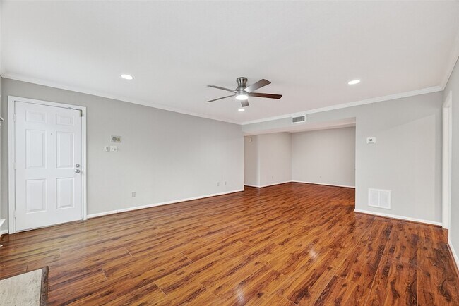 Building Photo - 3700 W Clay St