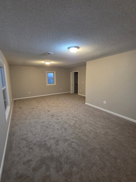 Building Photo - 515 Lillard Rd
