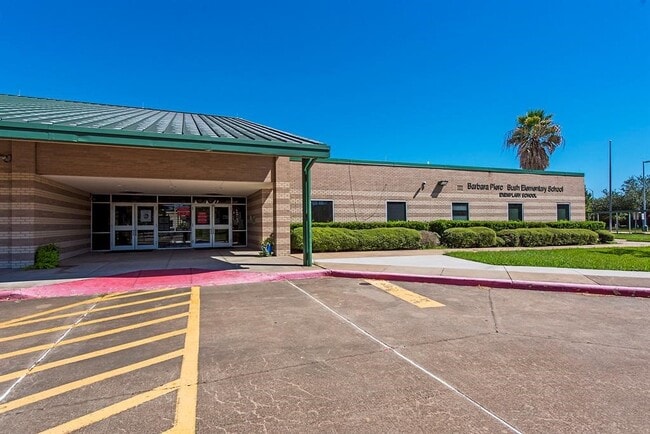 Building Photo - 14111 Manderly Dr