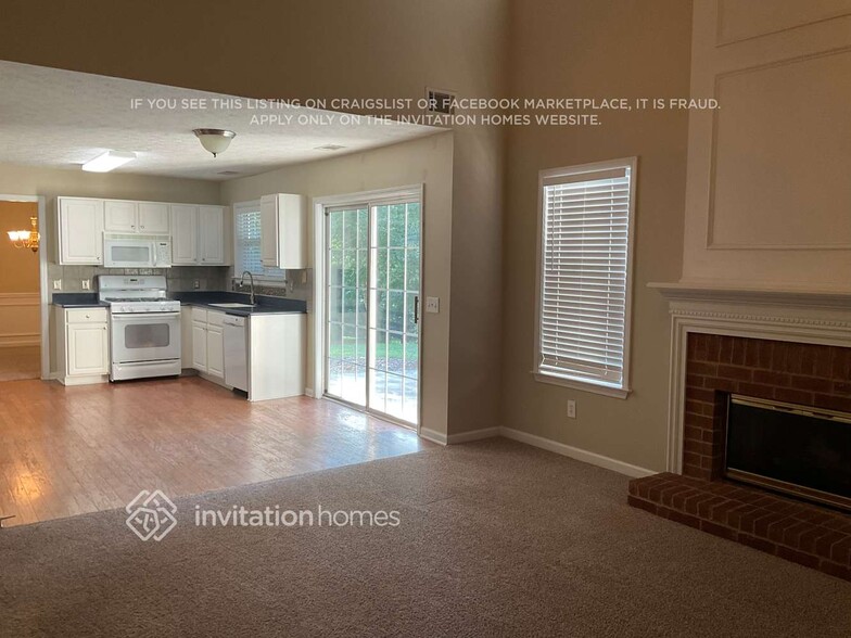 Building Photo - 2355 Northwood Dr
