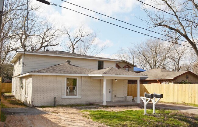 Building Photo - 3007 Grovey St