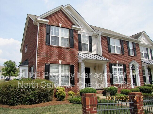 Building Photo - 18040 Delmas Dr