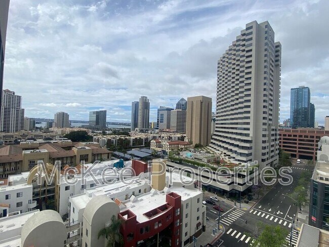 Building Photo - 645 Front St