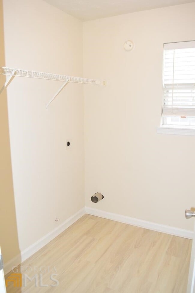 Building Photo - 43 Churchill Park Dr