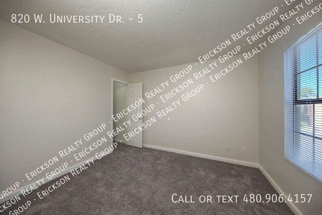 Building Photo - 820 W University Dr