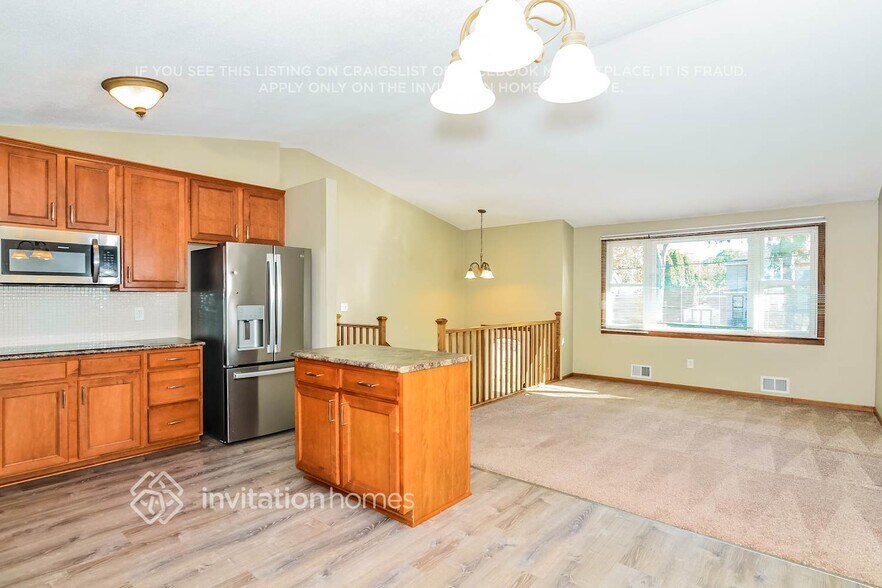 Building Photo - 707 S Shore Dr