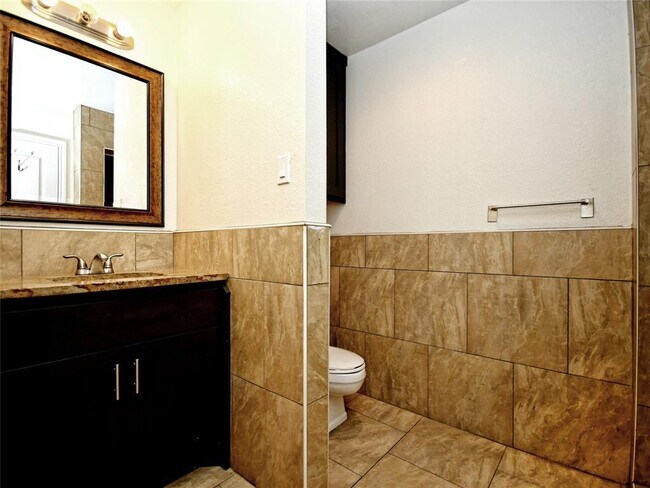 Building Photo - 3409 Saltillo Ct