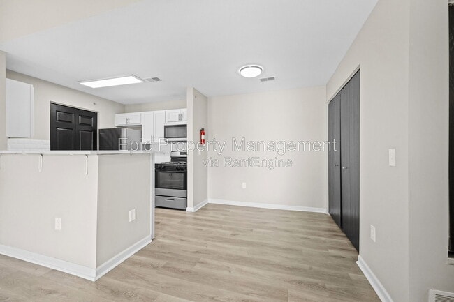 Building Photo - 9200 Charlotte Ct