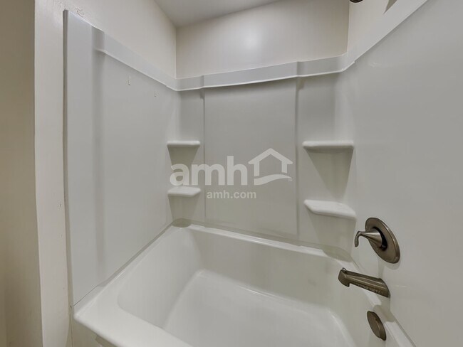 Building Photo - 203 Gregory Dr