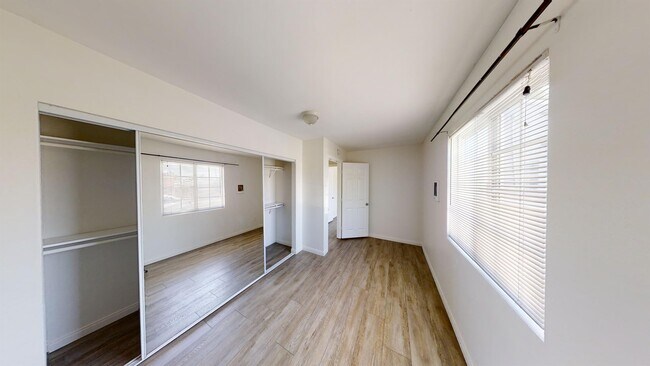 Building Photo - 5184 Ewing St