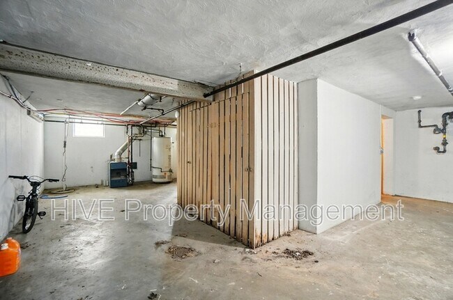 Building Photo - 3919 E Gatewood Ln