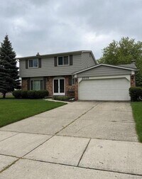 Building Photo - 2508 Coral Dr
