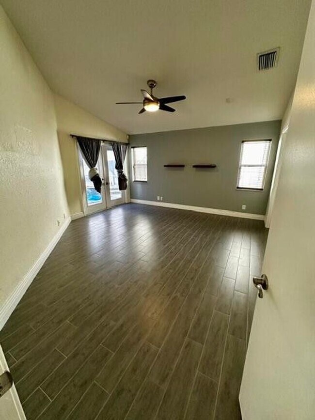 Building Photo - 11086 Baybreeze Way