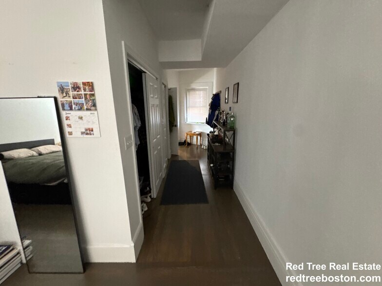 Building Photo - 1408 Beacon St