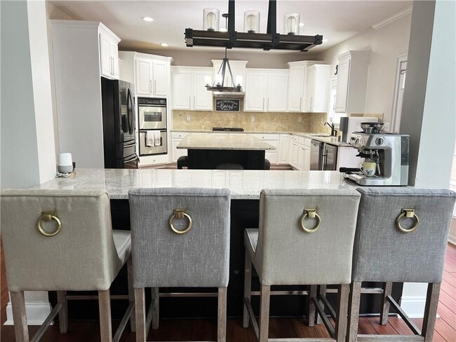 Building Photo - 7190 Belcrest Dr