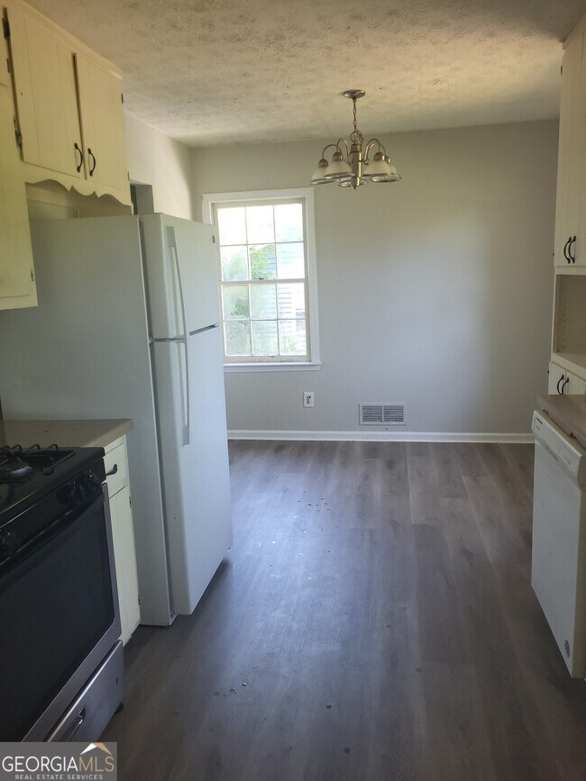 Building Photo - 1293 Monfort Rd