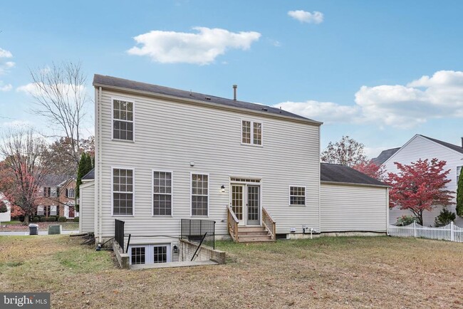 Building Photo - 2880 Myrtlewood Dr