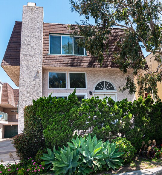 ENTRANCE FRONT SUNNY HOME - 312 N Francisca Ave