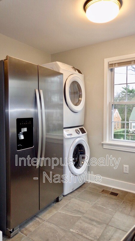 Building Photo - 2405 Eden St