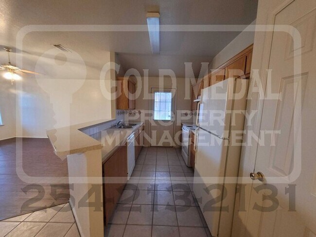 Building Photo - 2808 Lucille Dr