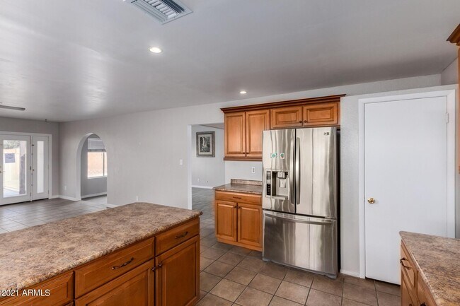 Building Photo - 5138 W Desert Cove Ave