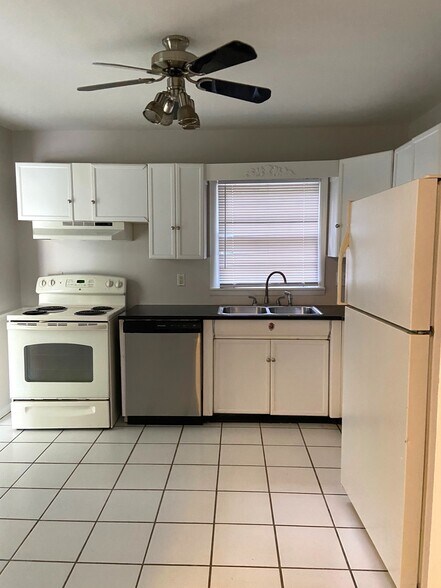 Building Photo - 4041 Crosshaven Dr