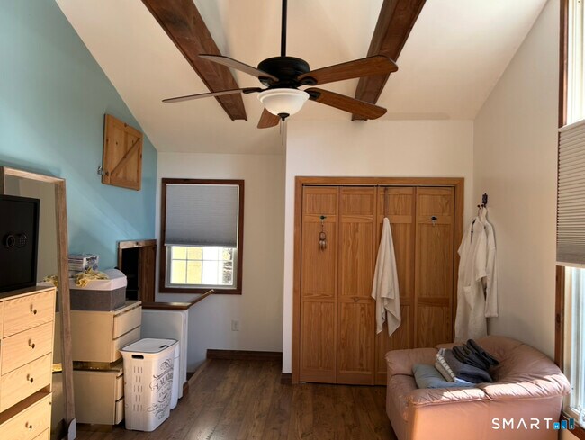 Building Photo - 16 Flak Ln