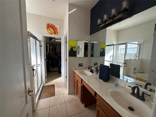 Building Photo - 3458 Chessington St